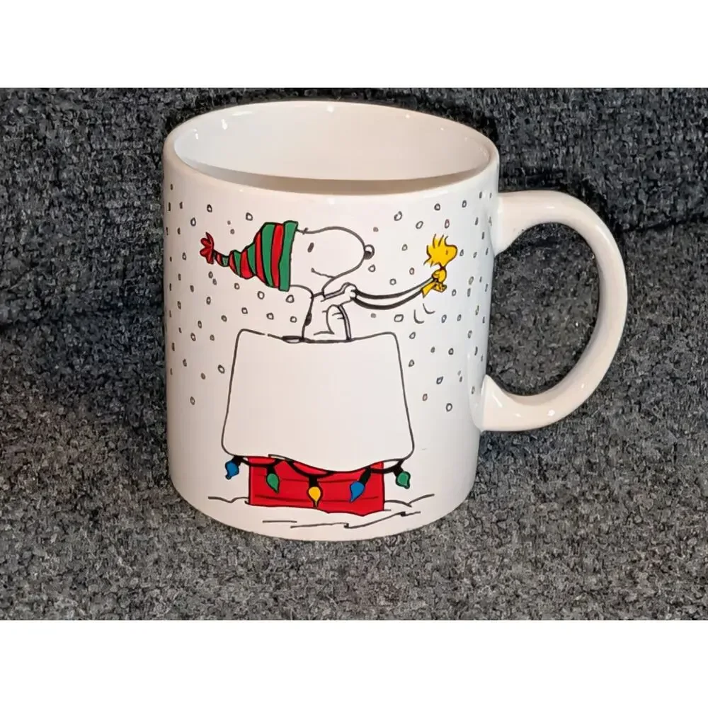 Peanuts Christmas Chillin Snoopy on Dog House Ceramic 20 oz. Coffee Tea Mug Cup